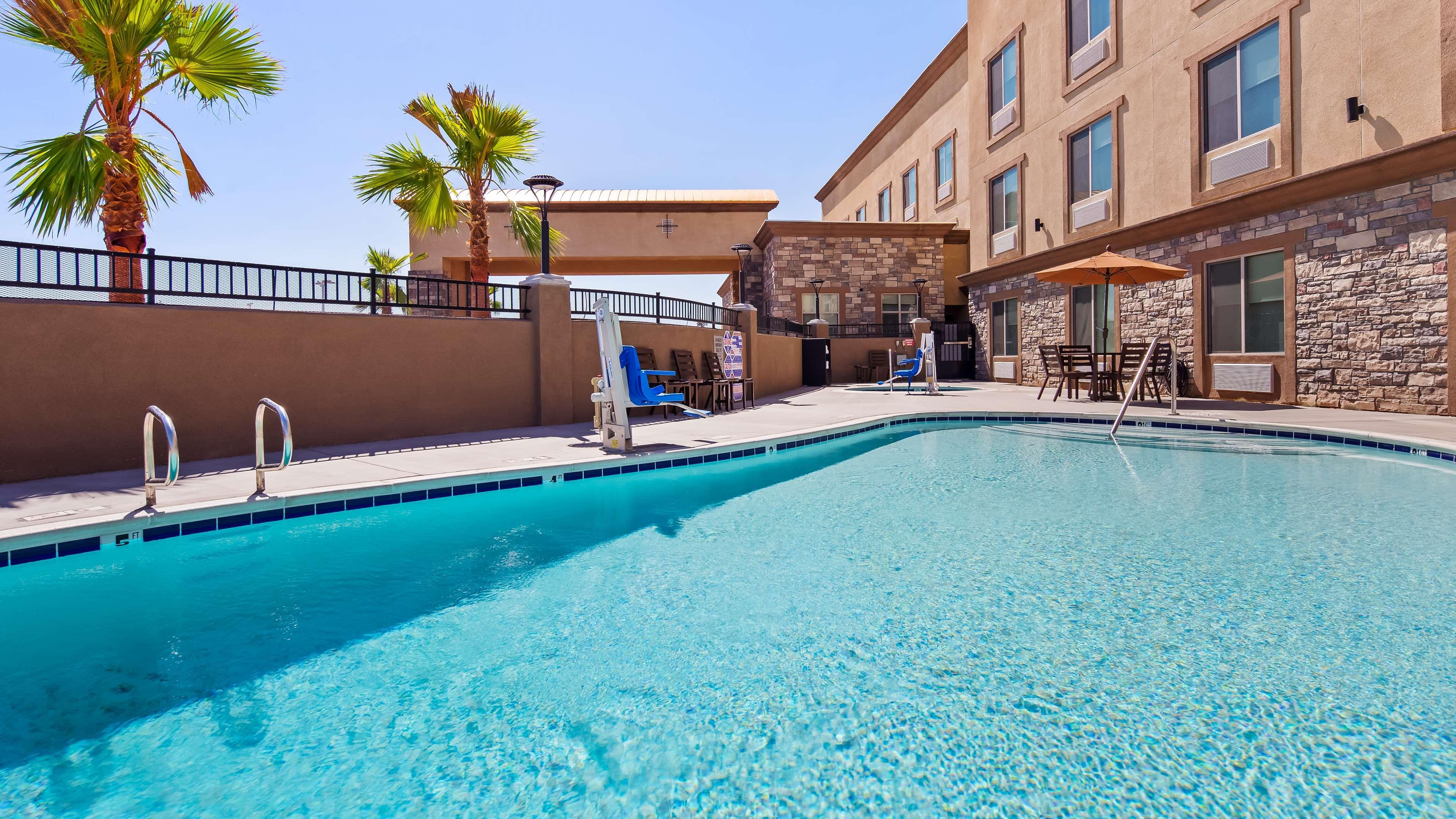 Hotel Western Hills 3*