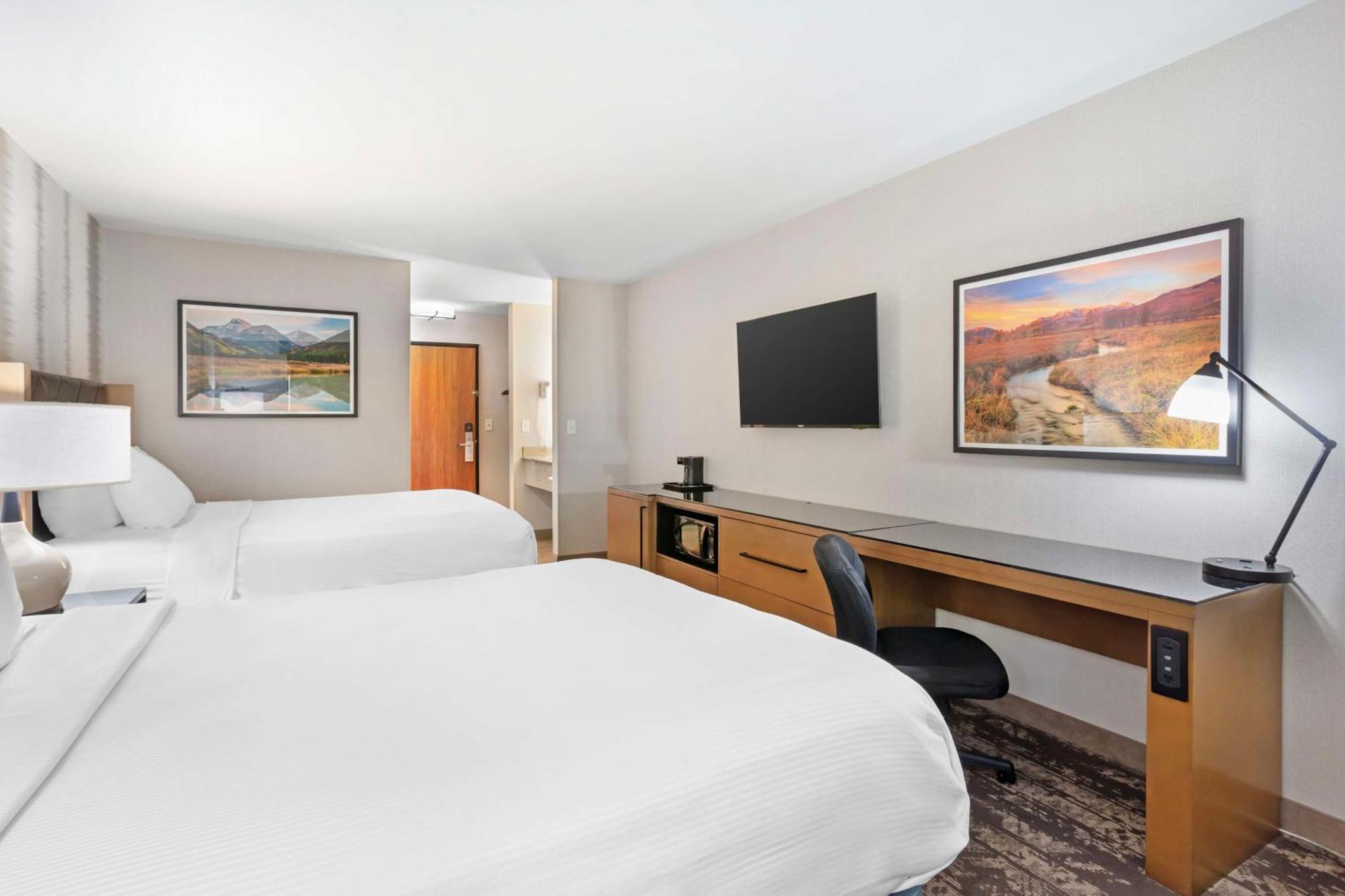 Hotel Western Hills 3*